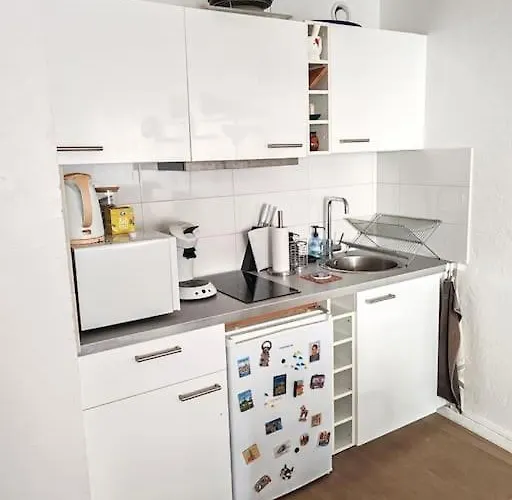 Appartement équipé - Calme - Est *